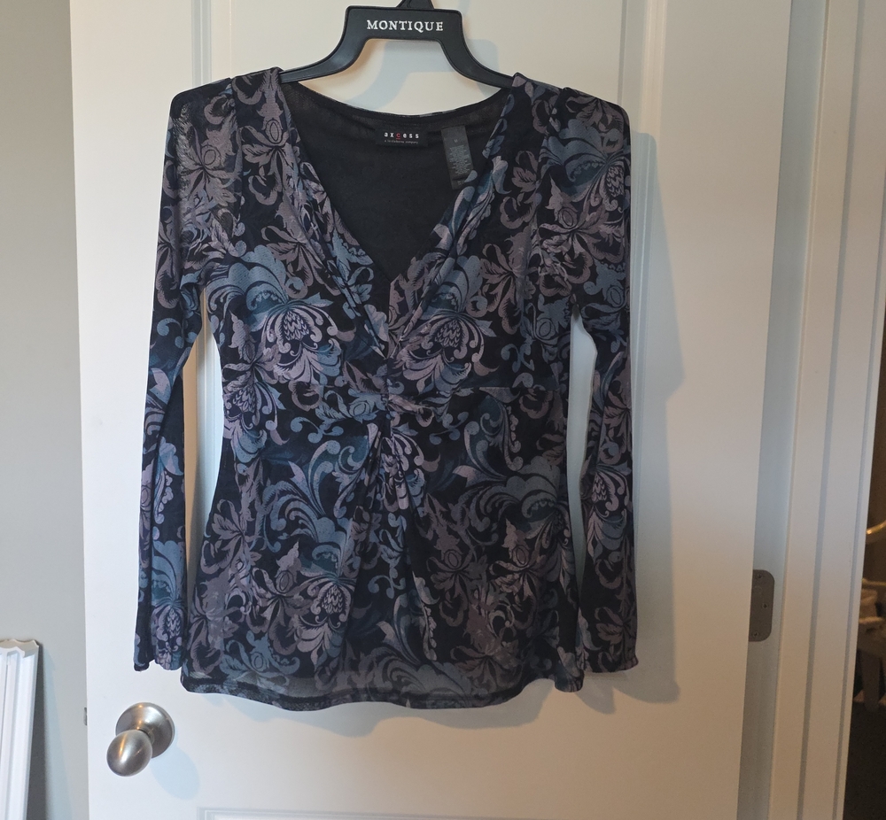 Axcess Black Long Sleeve V-Neck Top with Purple and Blue Damask